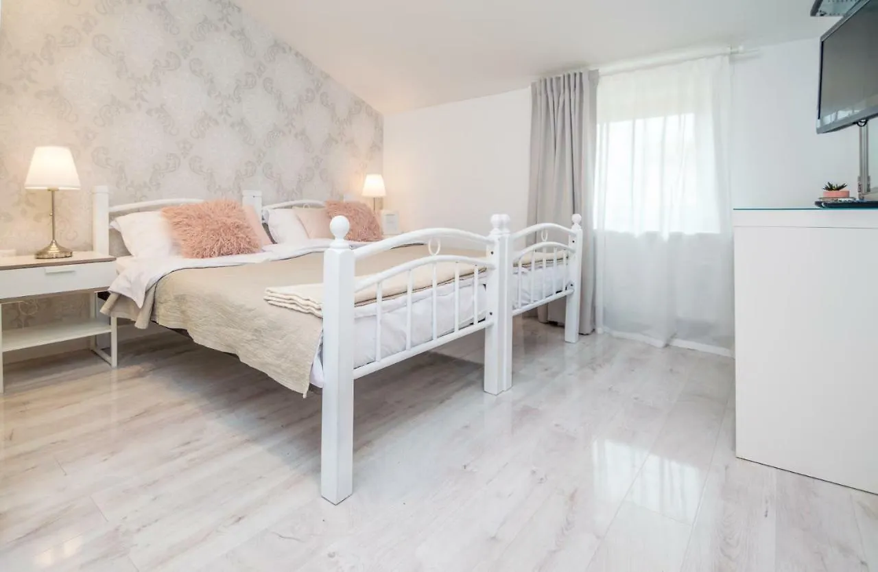 Villa Lucia Krnica 0*,